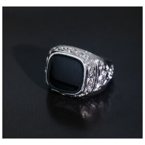 Black intricate ring - silver - Stone - Size 10.